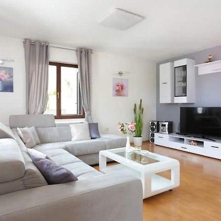 Holiday Home Mons Aureus Gornje Sitno 외부 사진